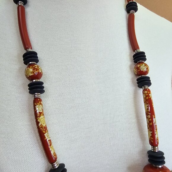 Unique Vintage Japanese Painted Floral Bead Necklace - Picture 3 of 9
